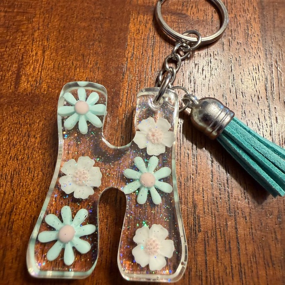 Floral Initial Keychain with Tassel - Picture 5 of 5